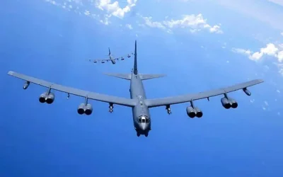 مقاتلات روسية طراز فلانكر تعترض قاذفات B-52H الأمريكية فوق بحر البلطيق