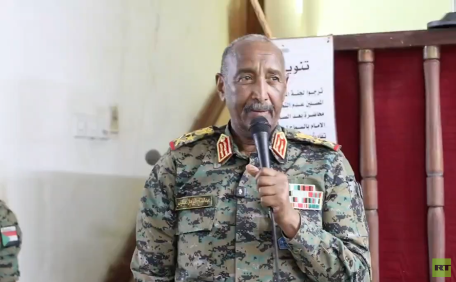 البرهان يؤكد استمرار العمليات العسكرية للجيش السوداني ويتعهد بحماية المؤسسات الوطنية