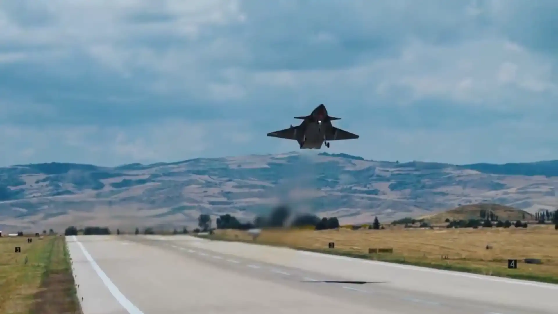 تركيا: المقاتلة المسيرة “قزل إلما” تختبر إطلاق الصاروخ البالستي “Jet-230” ضد هدف أرضي